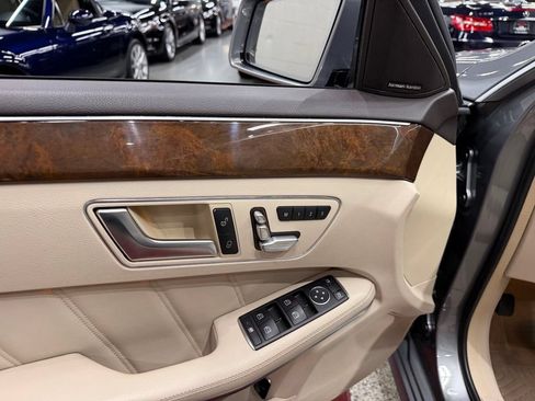 Used 2014 Mercedes-Benz E 350 4MATIC Sedan image 25