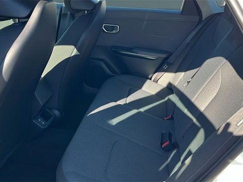 New 2025 Kia K4 LXS image 9