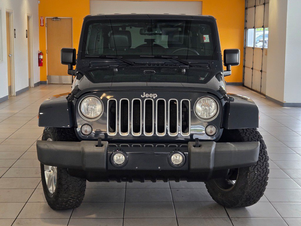 Used 2017 Jeep Wrangler Unlimited Sahara w/ Connectivity Group AWD/4WD image 2
