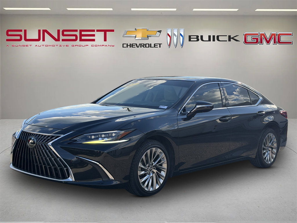 Used 2022 Lexus ES 350 Ultra Luxury w/ Accessory Package 2 FWD image 3