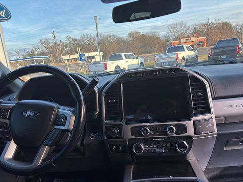 Used 2022 Ford F350 Lariat w/ Tremor Off-Road Package image 26