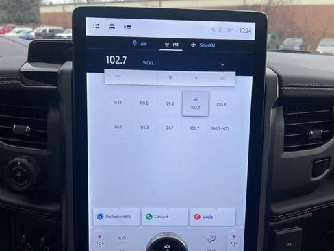 Used 2024 Ford Expedition Platinum image 32