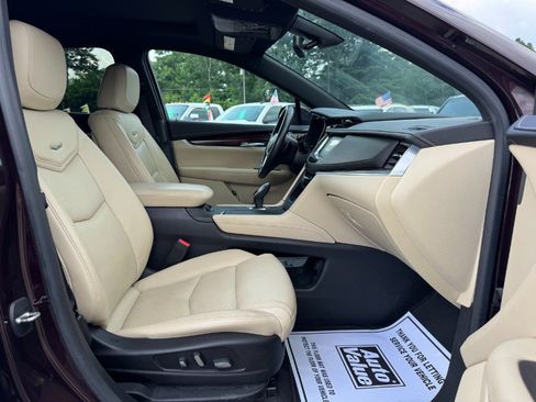 Used 2017 Cadillac XT5 Luxury AWD/4WD image 19