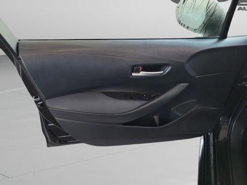 Used 2020 Toyota Corolla LE image 24