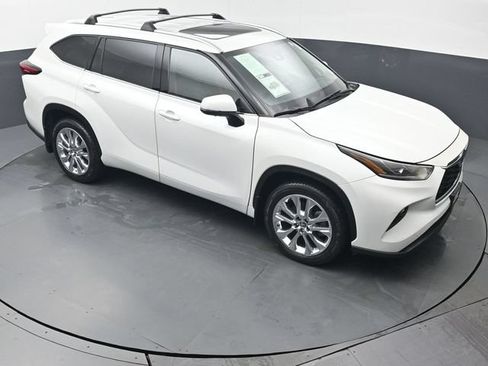 Used 2022 Toyota Highlander Limited AWD/4WD image 49
