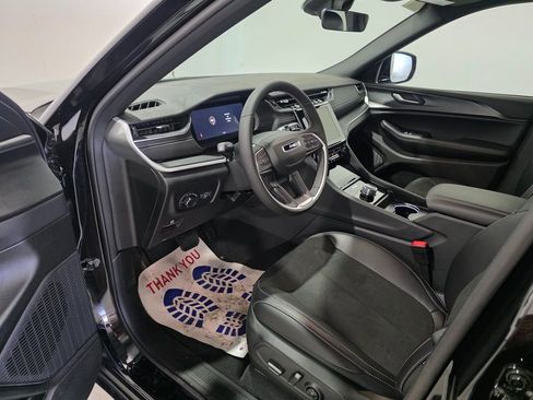 New 2025 Jeep Grand Cherokee Altitude AWD/4WD image 17