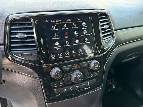 Used 2019 Jeep Grand Cherokee Limited X image 27