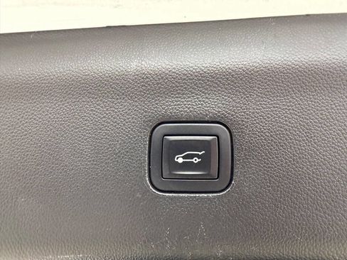 Used 2020 Buick Enclave Essence AWD/4WD image 28
