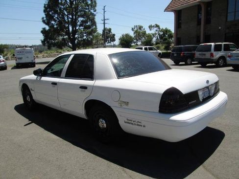 Used 2003 Ford Crown Victoria Police Interceptor RWD image 4