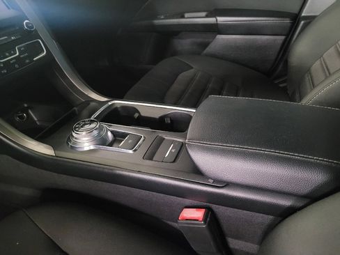 Used 2018 Ford Fusion SE w/ Fusion SE Technology Package FWD image 26