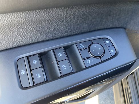 New 2025 Nissan Pathfinder SV image 23