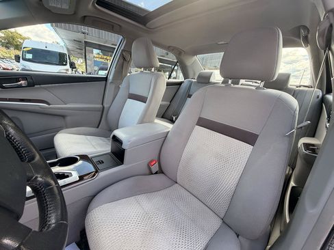 Used 2012 Toyota Camry XLE FWD image 11