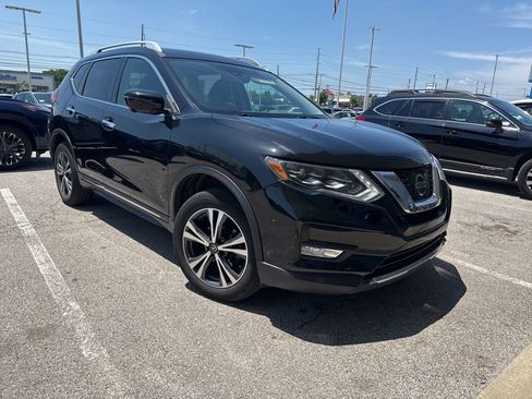 Used 2017 Nissan Rogue SL w/ SL Premium Package AWD/4WD image 2