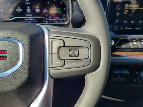 Used 2025 GMC Sierra 1500 Elevation image 22