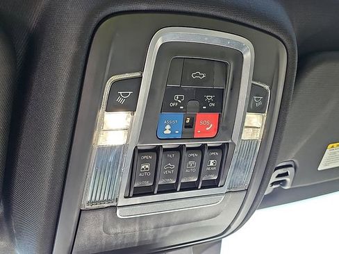 Used 2021 RAM 1500 Laramie AWD/4WD image 30