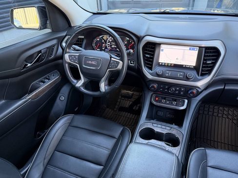 Used 2020 GMC Acadia Denali w/ Technology Package AWD/4WD image 25