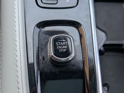 Used 2023 Volvo XC90 B5 Core image 33