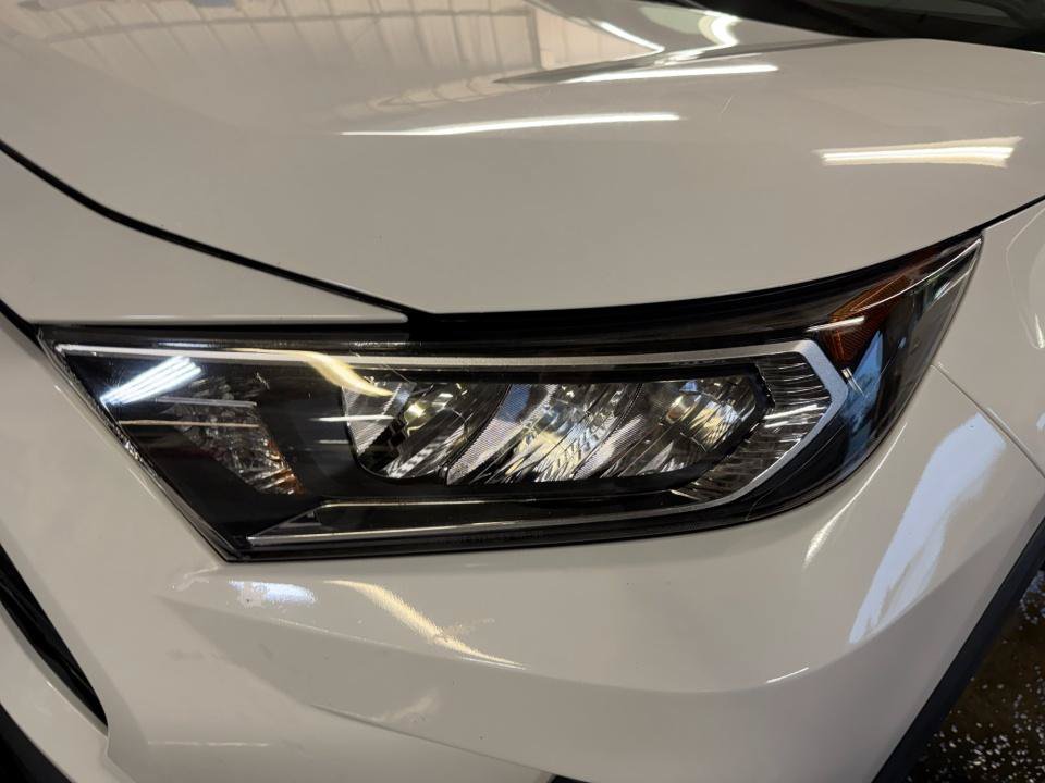 Certified 2019 Toyota RAV4 XLE Premium w/ Cold Weather Package AWD/4WD image 28