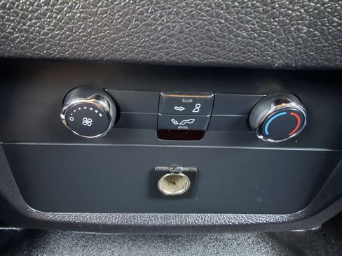 Used 2016 Ford Expedition XL image 33