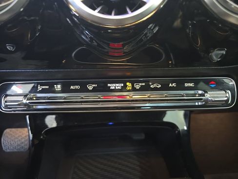 Used 2019 Mercedes-Benz A 220 image 25