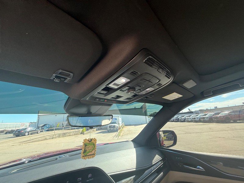 Used 2024 Cadillac Escalade Premium Luxury AWD/4WD image 22