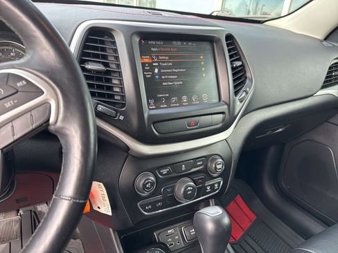 Used 2014 Jeep Cherokee Trailhawk w/ Leather Interior Group AWD/4WD image 9