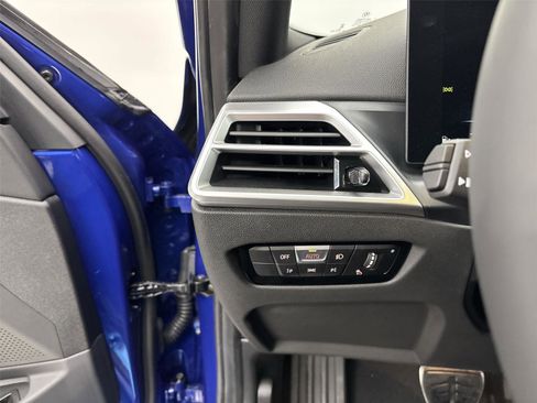 New 2026 BMW 330i xDrive Sedan w/ M Sport Package image 31