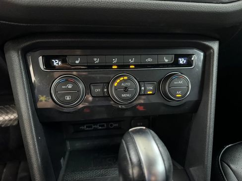 Used 2020 Volkswagen Tiguan SE AWD/4WD image 22