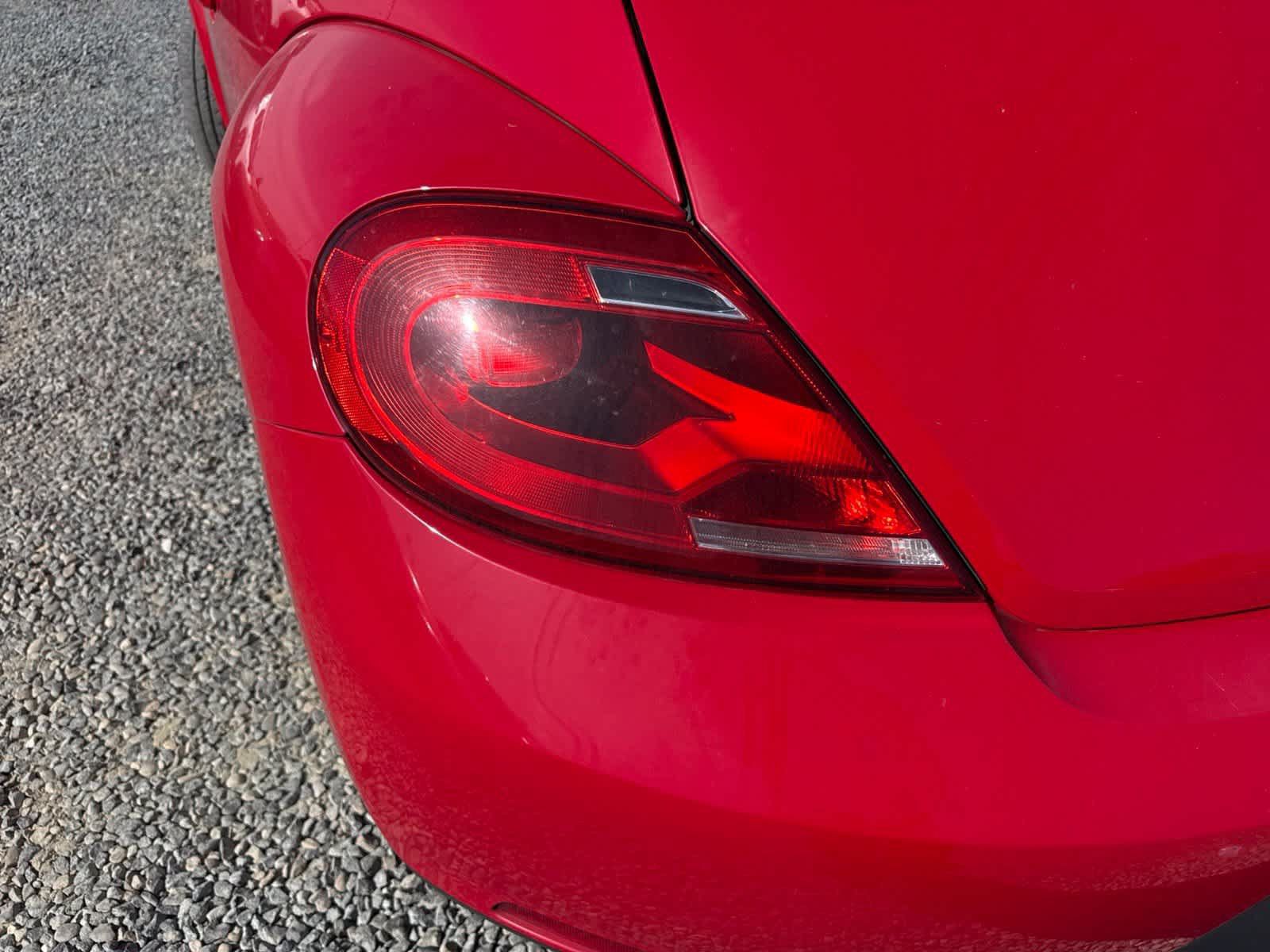 Used 2013 Volkswagen Beetle 2.5 FWD image 10