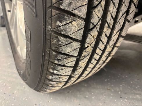 Used 2021 Chevrolet Equinox LT image 48