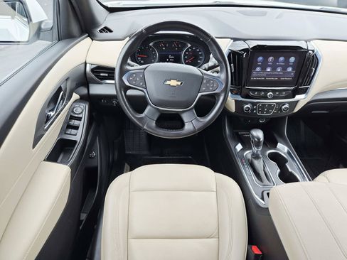 Used 2022 Chevrolet Traverse LT w/ LPO, Floor Liner Package FWD image 11