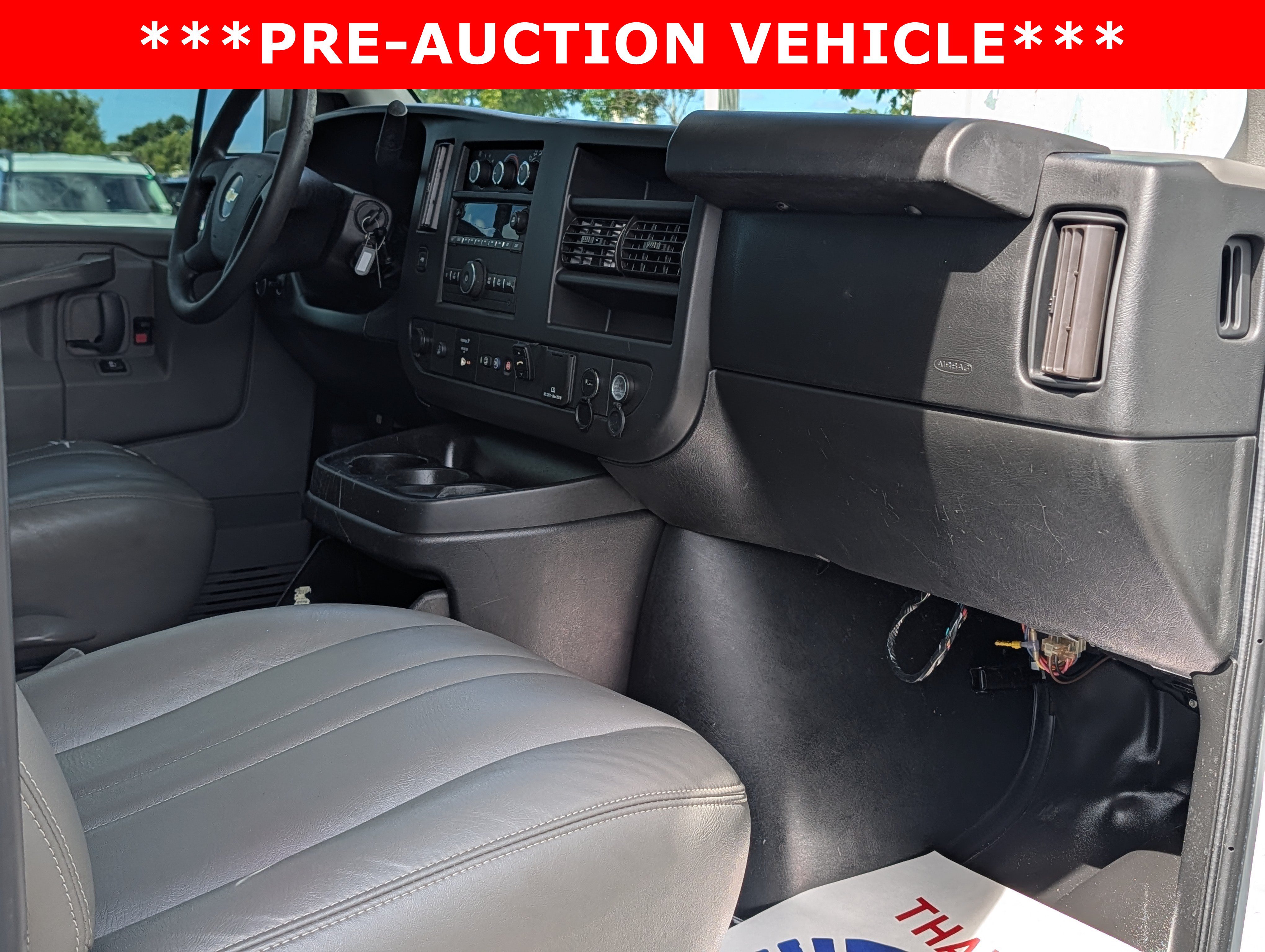 Used 2018 Chevrolet Express 2500 w/ Driver Convenience Package RWD image 17