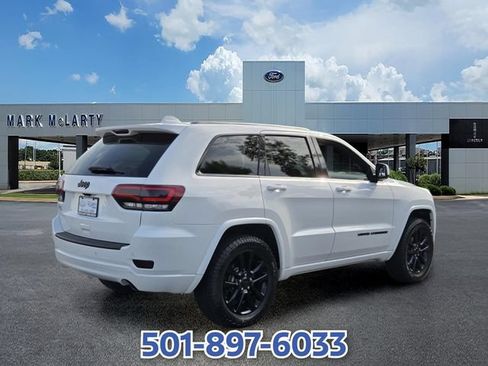 Used 2020 Jeep Grand Cherokee Altitude RWD image 5