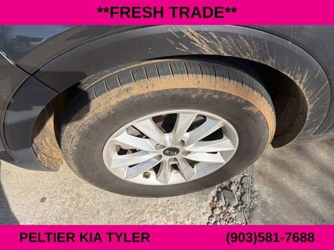 Used 2019 Kia Sorento LX V6 image 5