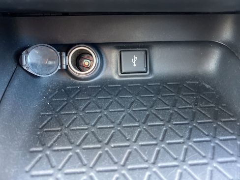 Used 2020 Toyota RAV4 XLE w/ Convenience Package AWD/4WD image 19