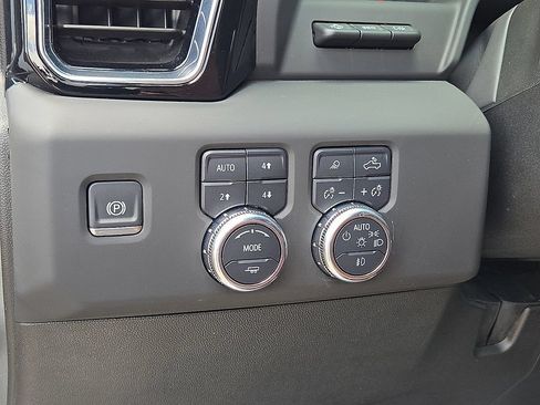 Used 2025 GMC Sierra 2500 Denali Ultimate AWD/4WD image 26