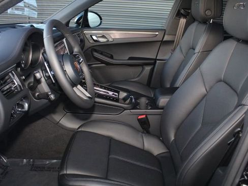 New 2026 Porsche Macan GTS image 5