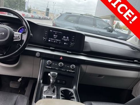 Used 2022 Kia Carnival LX image 10