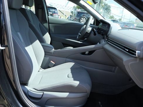 Used 2024 Hyundai Elantra SEL image 8