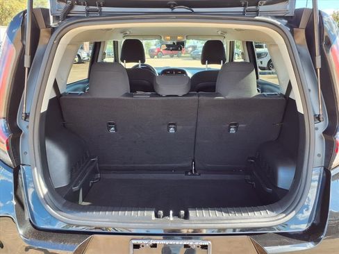 Used 2023 Kia Soul LX image 28