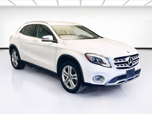 Used 2020 Mercedes-Benz GLA 250 w/ Premium Package image 3