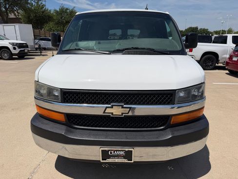 Used 2015 Chevrolet Express 2500 LT w/ LT Preferred Equipment Group RWD image 8