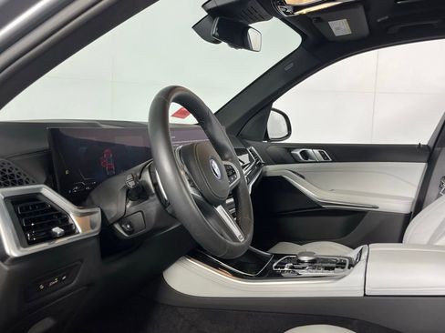 Used 2025 BMW X5 xDrive50e w/ M Sport Package image 22