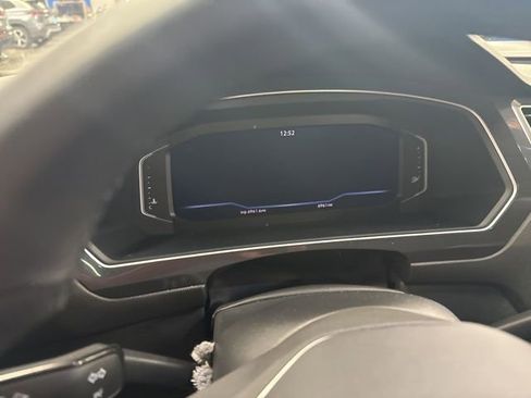 Used 2024 Volkswagen Tiguan SEL R-Line image 17