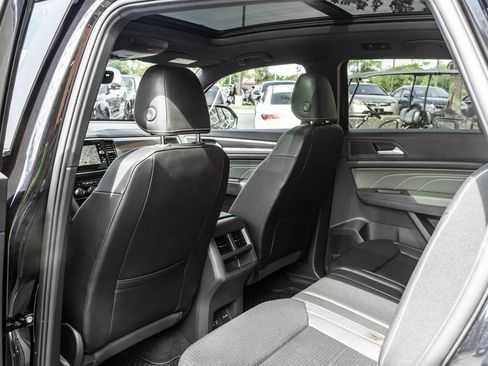 Used 2023 Volkswagen Atlas Cross Sport SEL R-Line AWD/4WD image 27