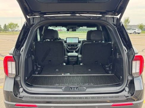 Used 2025 Ford Explorer ST-Line w/ Premium Package image 36