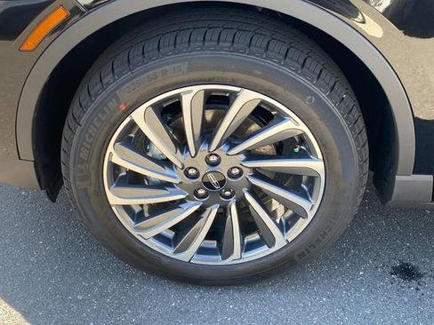 New 2026 Lincoln Corsair Reserve w/ Towing Package image 5