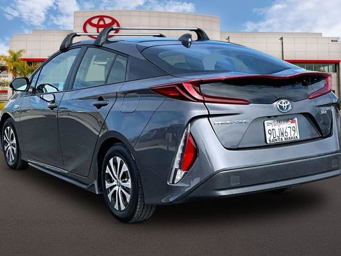 Used 2022 Toyota Prius Prime XLE image 2