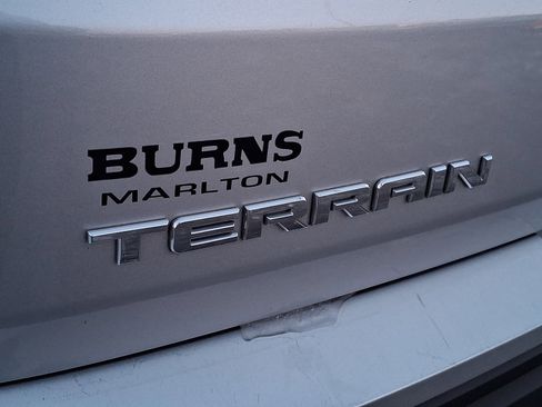 Used 2021 GMC Terrain SLE image 31