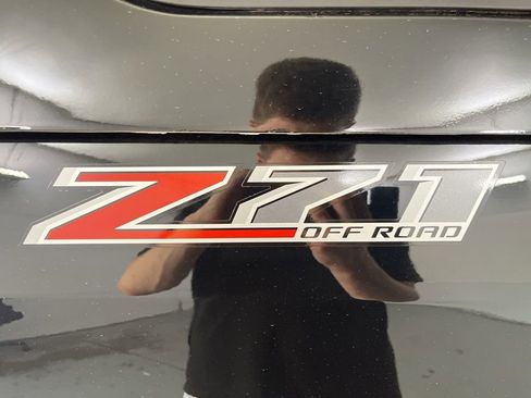 Used 2018 Chevrolet Colorado Z71 AWD/4WD image 38